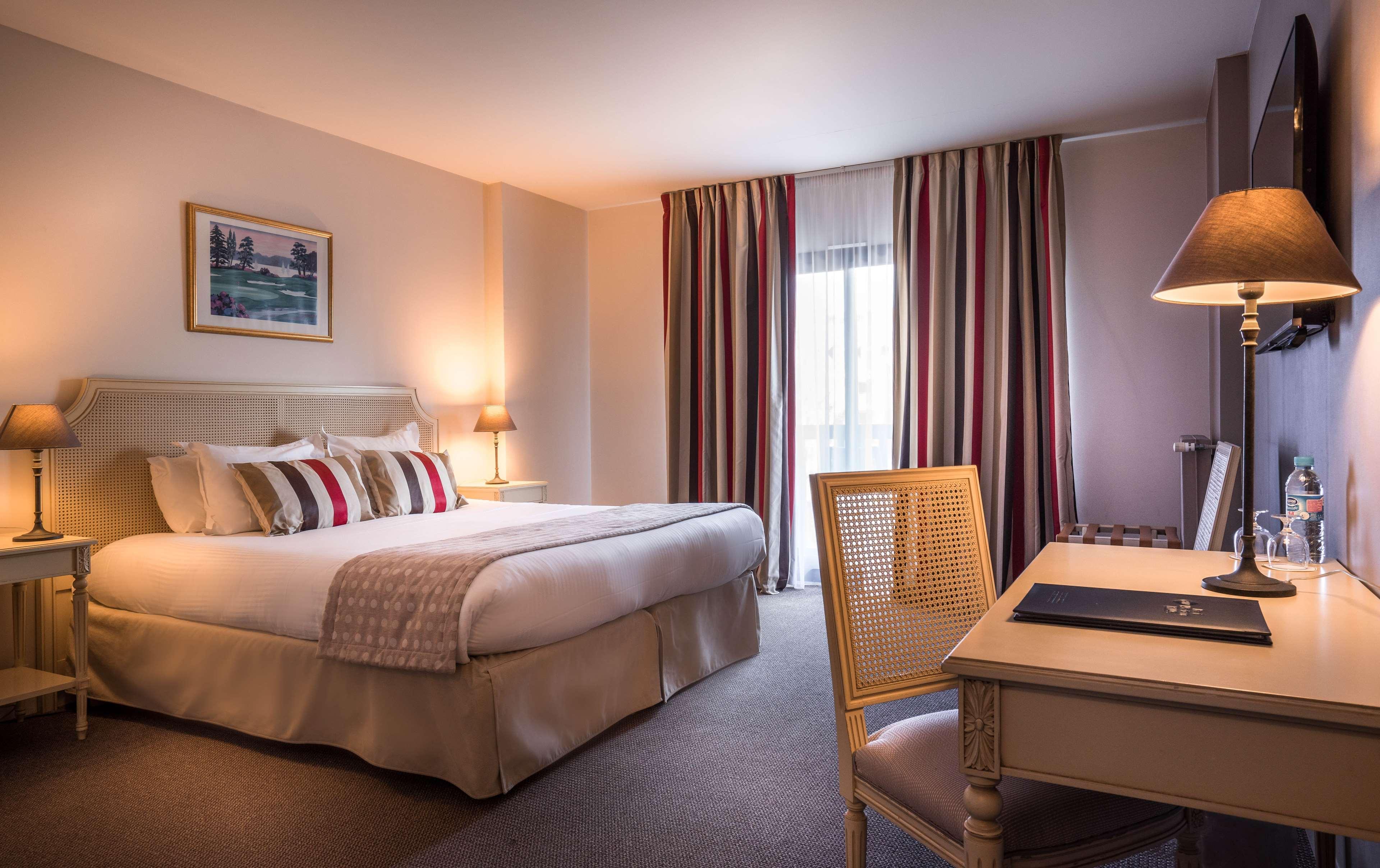 เบสต์ เวสเทิร์น พลัส โอสเตลรี ดู วาลง Hotel ทรูวิลล์-ซูร์-แมร์ ภายนอก รูปภาพ