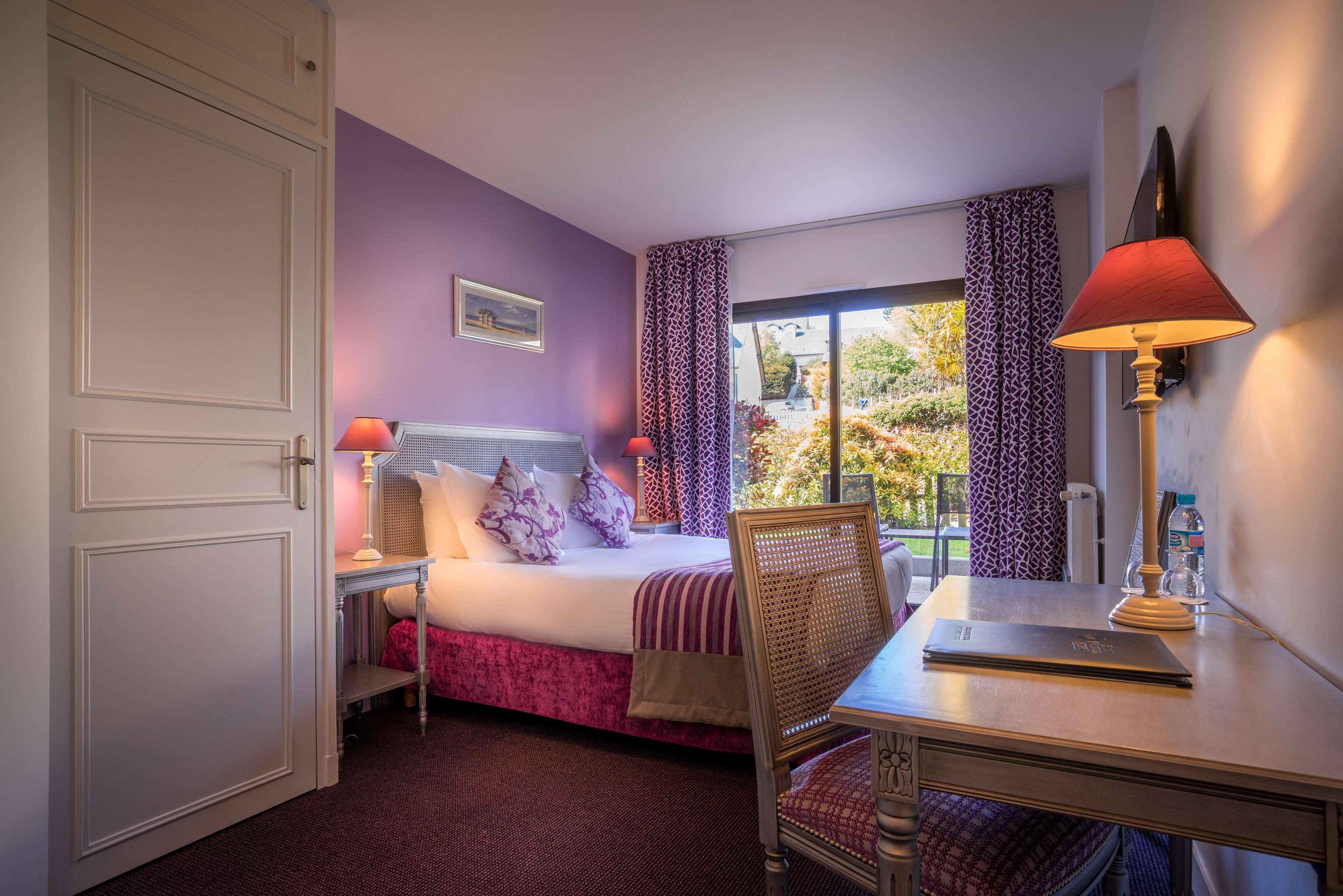 เบสต์ เวสเทิร์น พลัส โอสเตลรี ดู วาลง Hotel ทรูวิลล์-ซูร์-แมร์ ภายนอก รูปภาพ