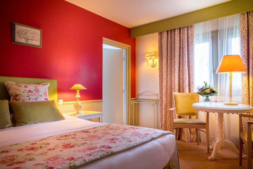 เบสต์ เวสเทิร์น พลัส โอสเตลรี ดู วาลง Hotel ทรูวิลล์-ซูร์-แมร์ ภายนอก รูปภาพ