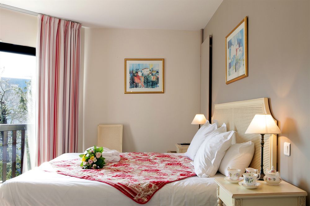 เบสต์ เวสเทิร์น พลัส โอสเตลรี ดู วาลง Hotel ทรูวิลล์-ซูร์-แมร์ ภายนอก รูปภาพ