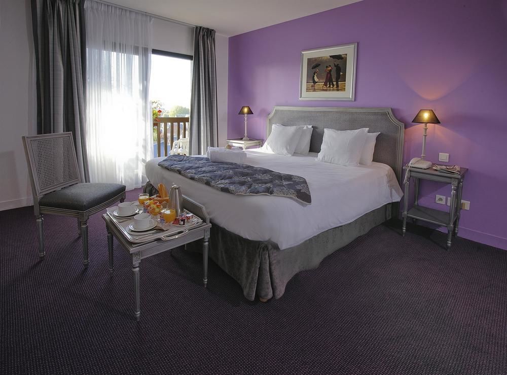 เบสต์ เวสเทิร์น พลัส โอสเตลรี ดู วาลง Hotel ทรูวิลล์-ซูร์-แมร์ ภายนอก รูปภาพ